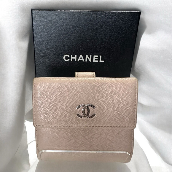 Women's Chanel Small Wallet Pink - Picture 1 of 15